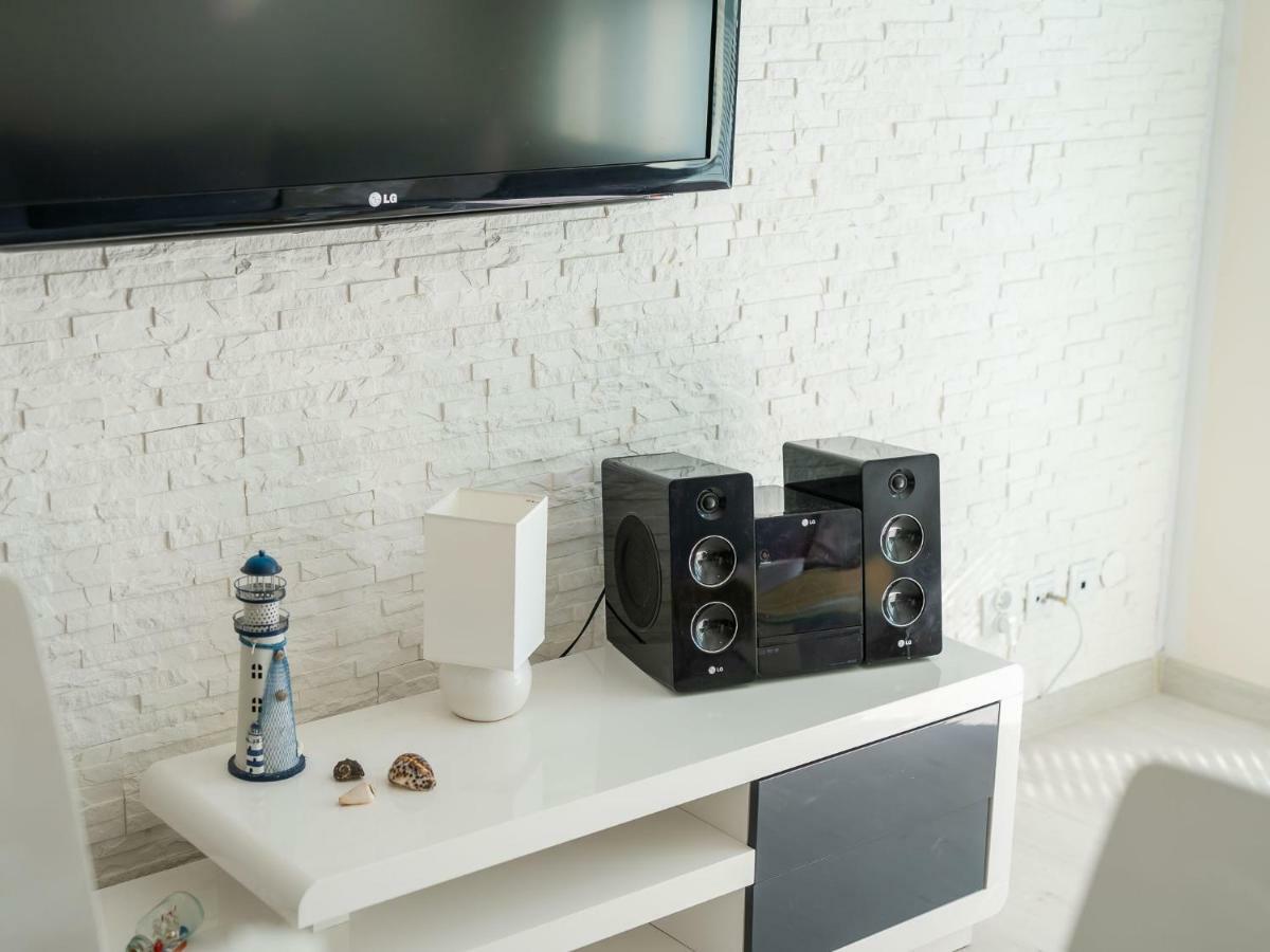 Color Apartments Apartament Black & White Kolobrzeg Ngoại thất bức ảnh