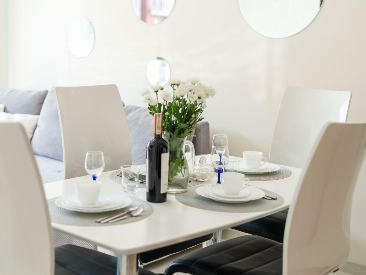 Color Apartments Apartament Black & White Kolobrzeg Ngoại thất bức ảnh