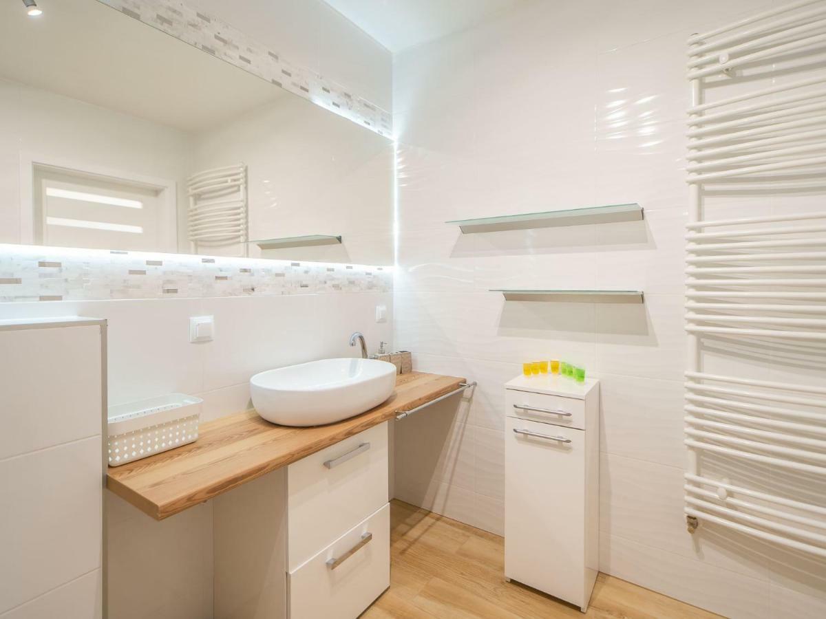 Color Apartments Apartament Black & White Kolobrzeg Ngoại thất bức ảnh