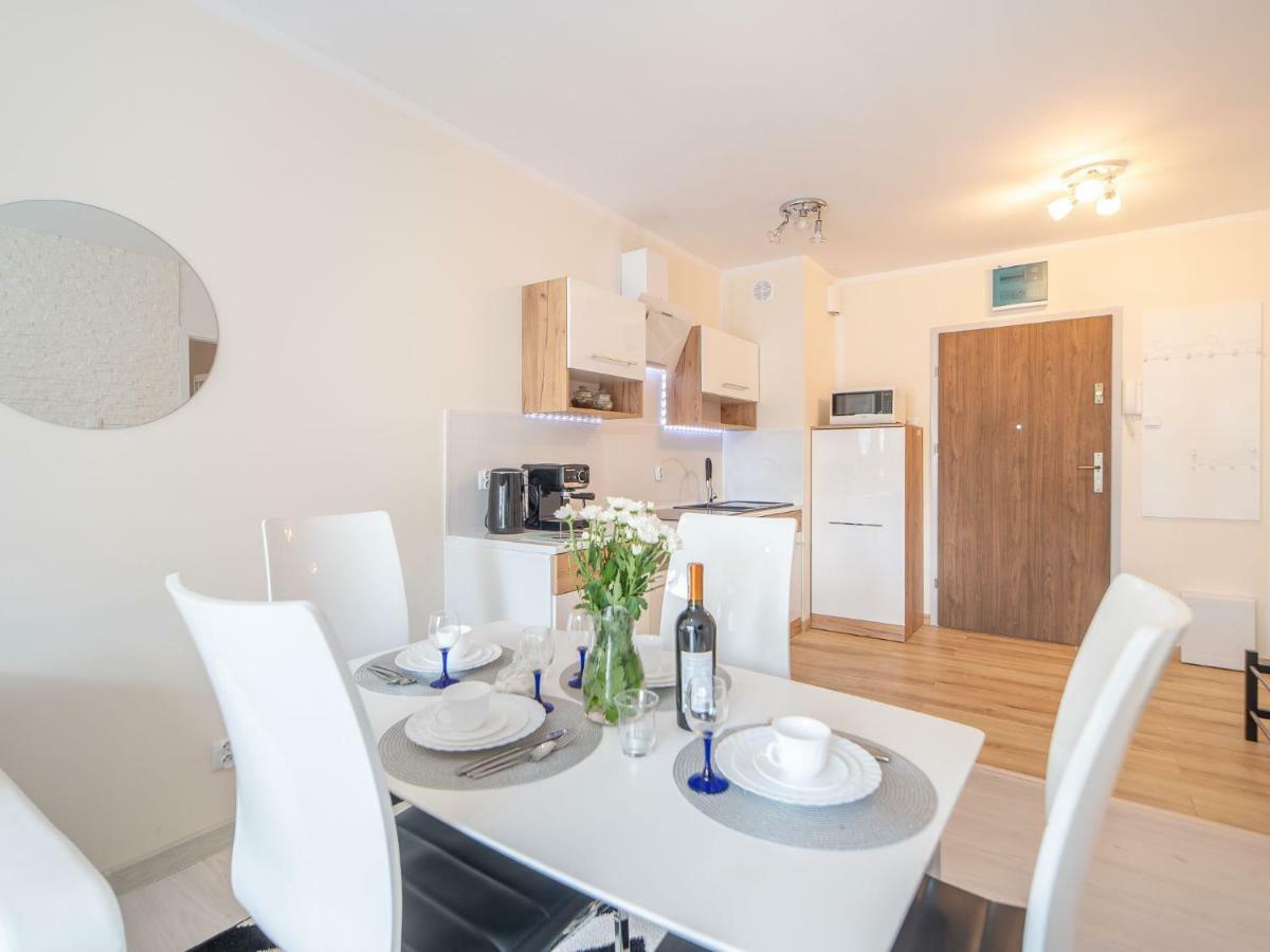 Color Apartments Apartament Black & White Kolobrzeg Ngoại thất bức ảnh